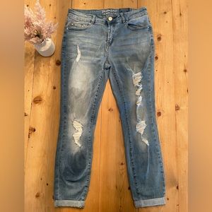 Resfeber Lightly Distressed Ripped Boyfriend Jeans